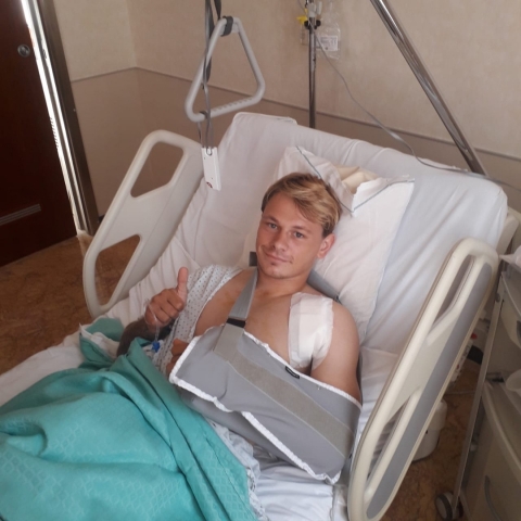 Футболист "Шахтера" Владислав Вакула успешно перенес операцию